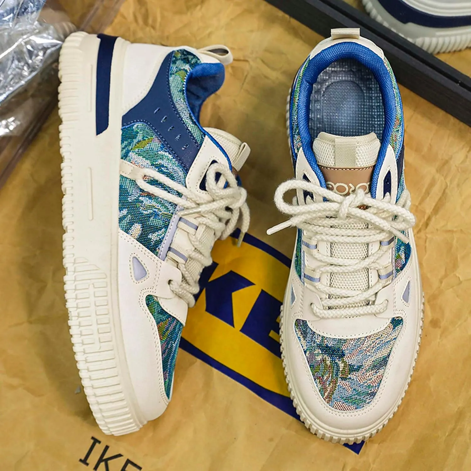 Mens and Womens Anti Slip and Wear Resistant Rubber Soles Skateboard Shoes Tie Up Low Top Casual Sneakers Breathable Thick Soled Walking Shoes Patterned Short Distance Running Shoes