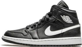 Nike Women Basketball Shoe, Black White, 9 US